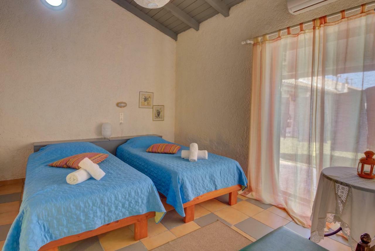 Lefkes Apartments Akharavi Extérieur photo