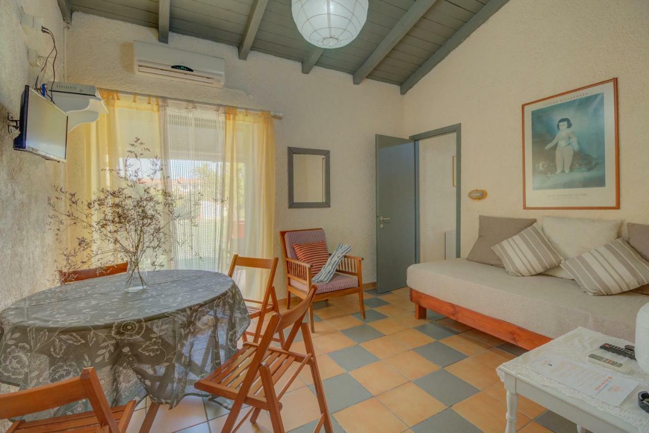 Lefkes Apartments Akharavi Extérieur photo